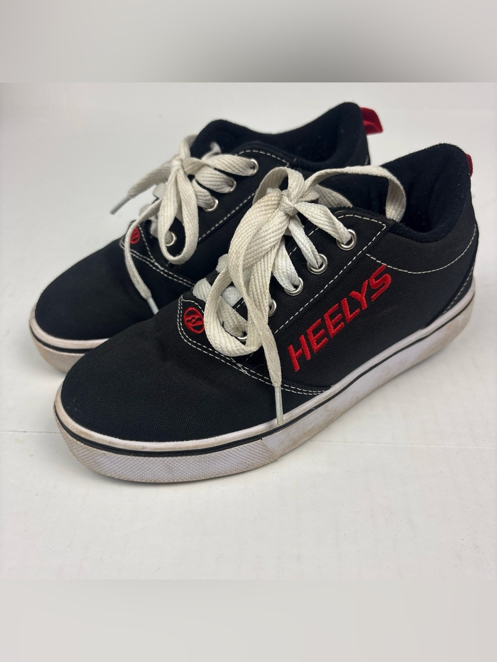 Heelys Pro 20 Youth Kids Boys Size 4 Sneakers Black Red HE100757 Lace Up Wheels
